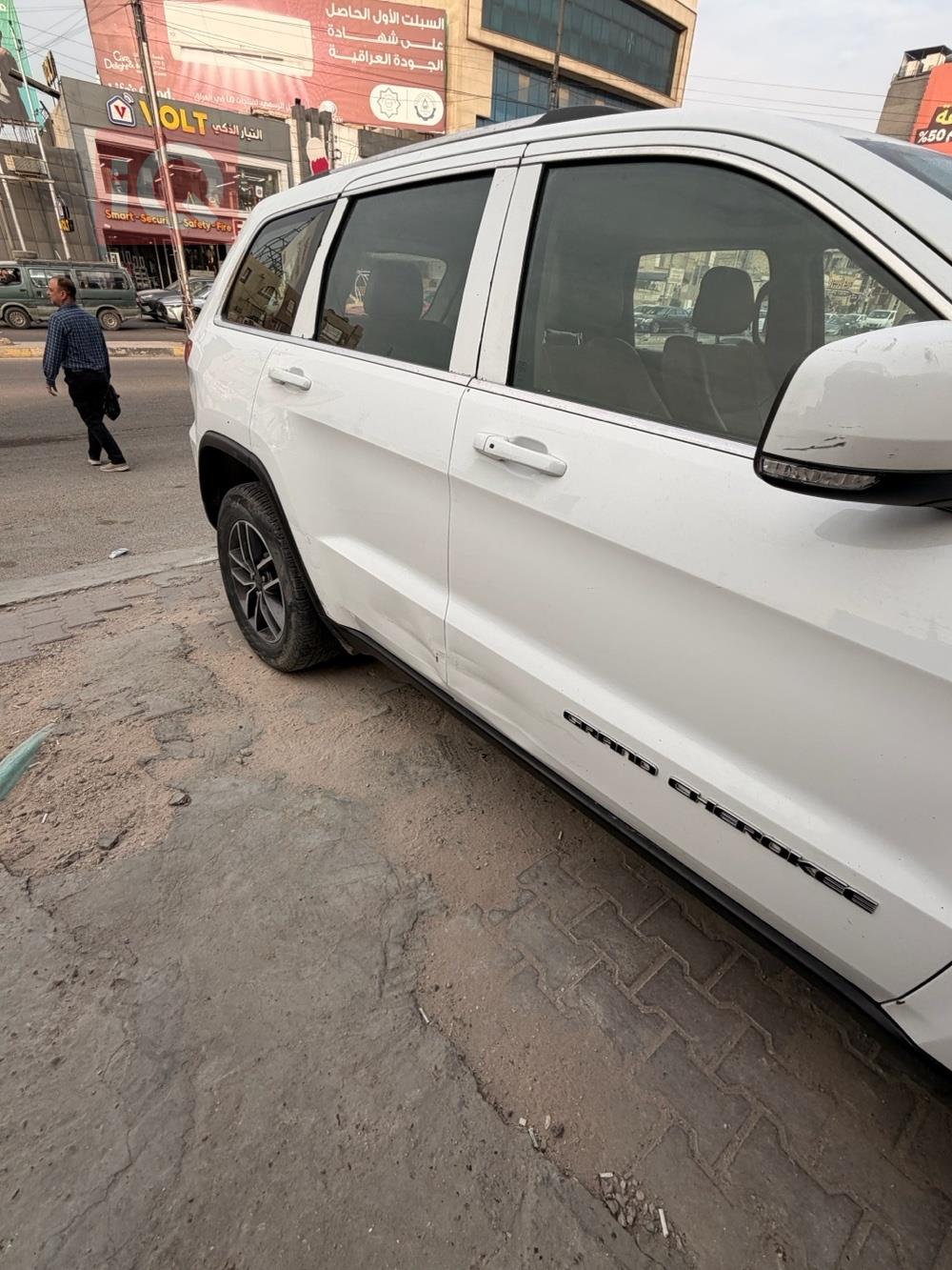 جیپ گراند شیرۆکی